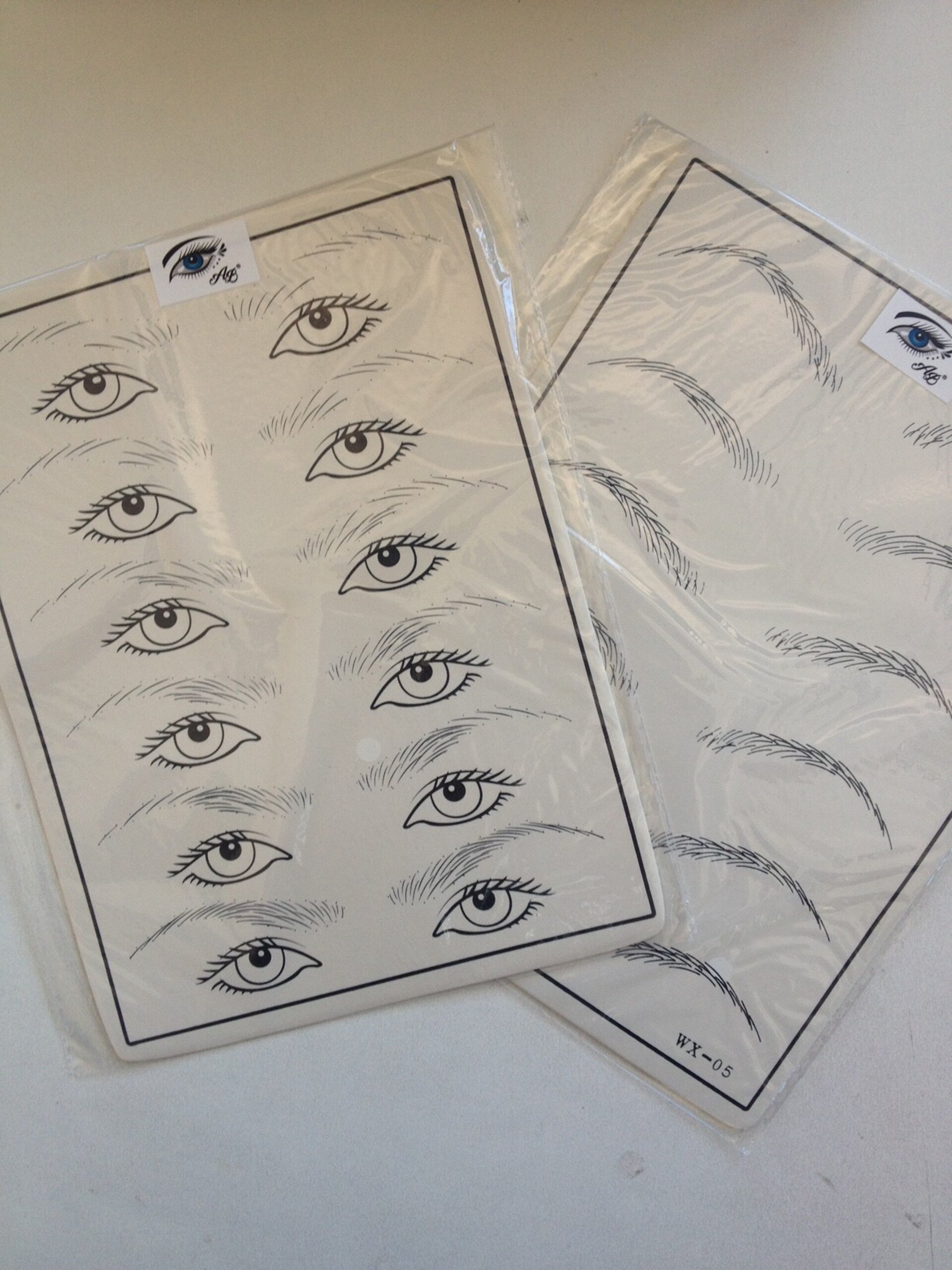 Plantillas para cejas , labios y ojos. - 1