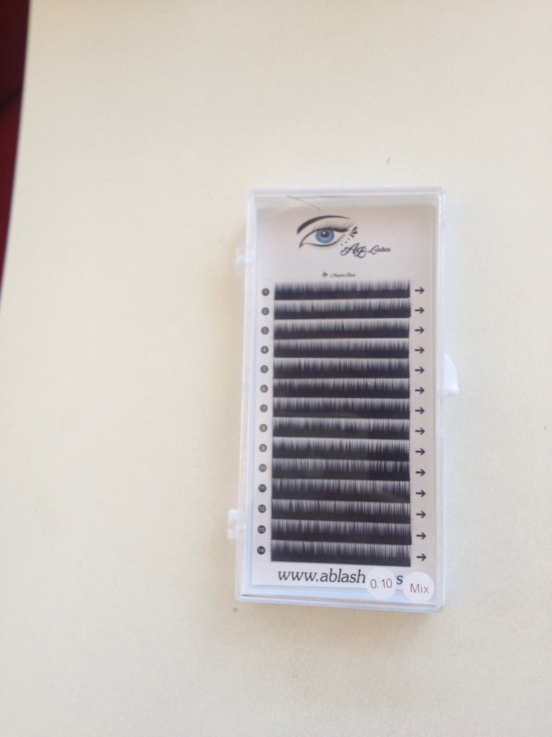 Extensiones de cejas. - 1